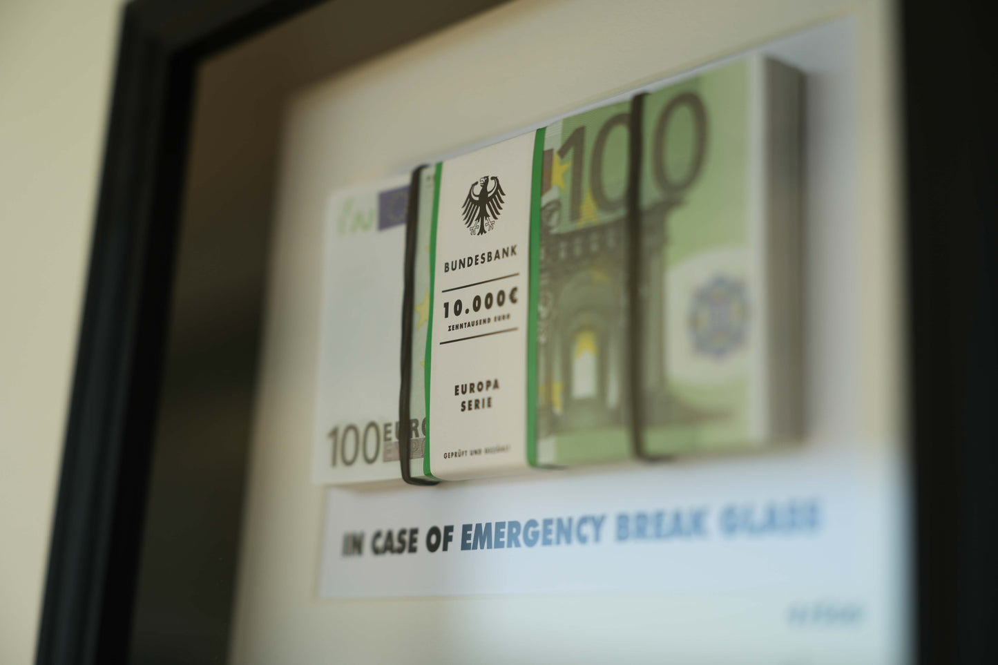 100 Euro Emergency Frame