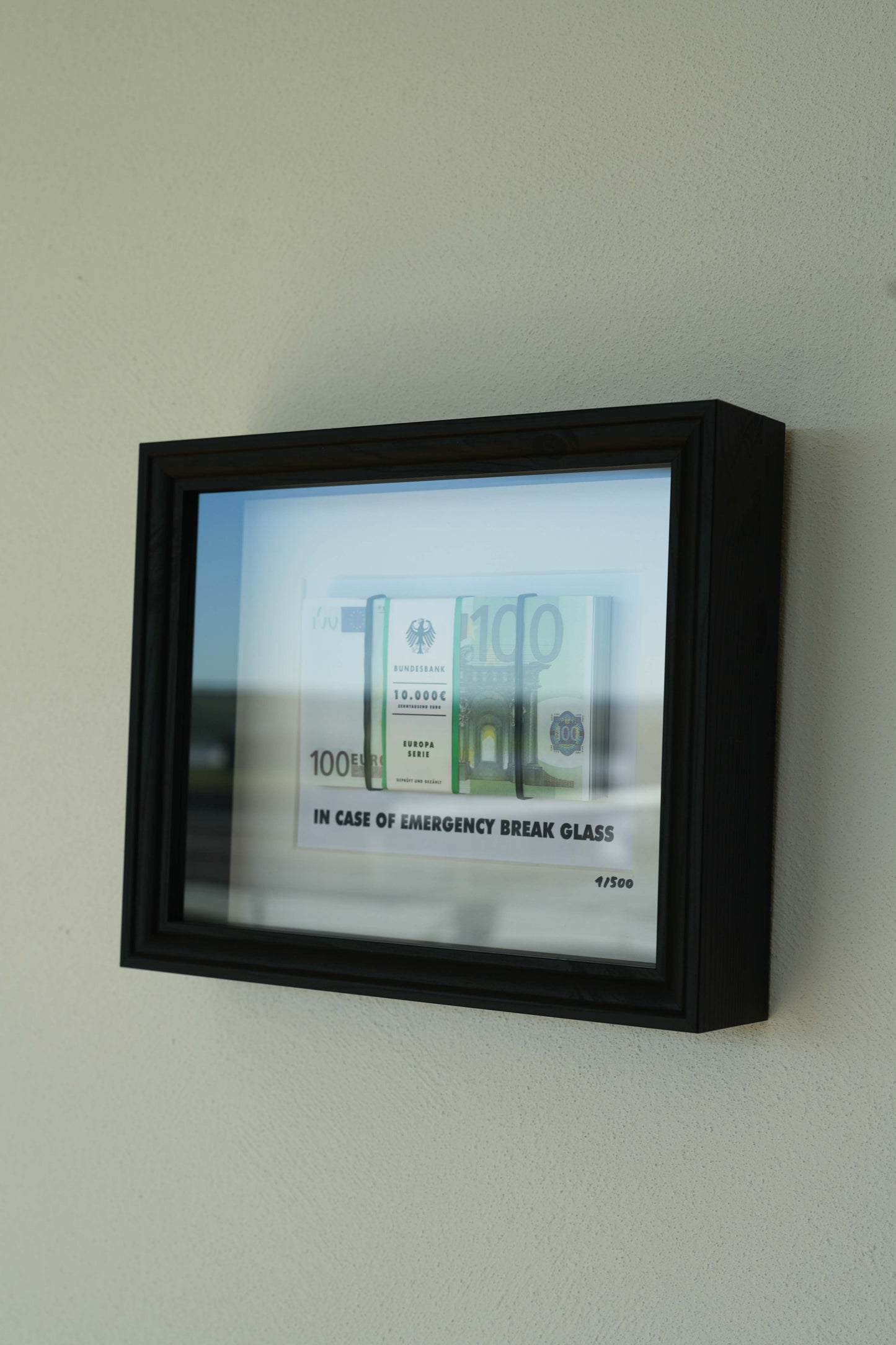 100 Euro Emergency Frame